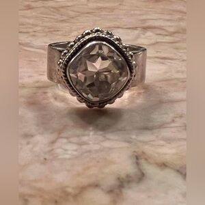 SasSpurilla sterling and crystal ring
Size 7 ( runs small)